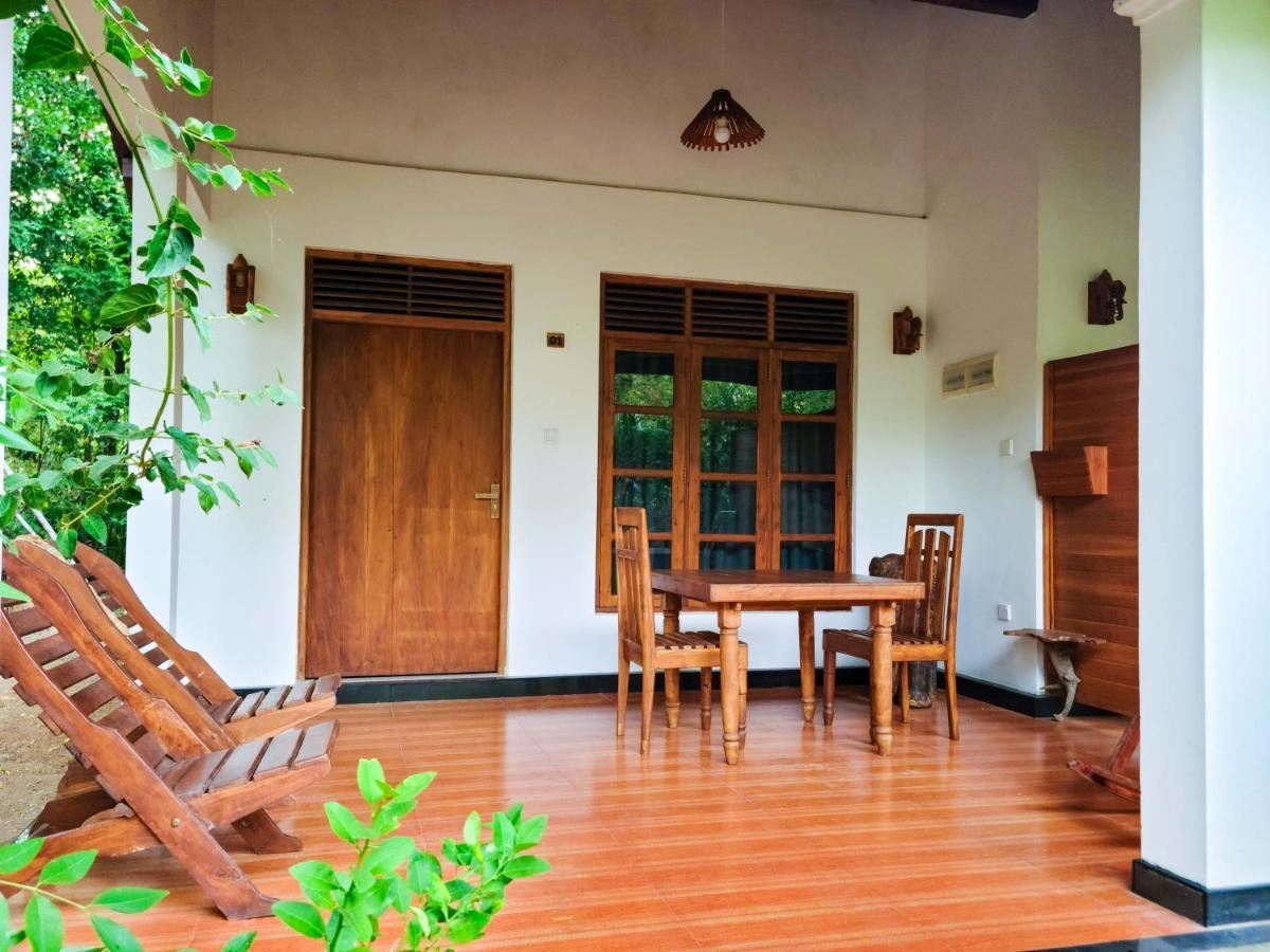 Woodholic * Sigiriya
