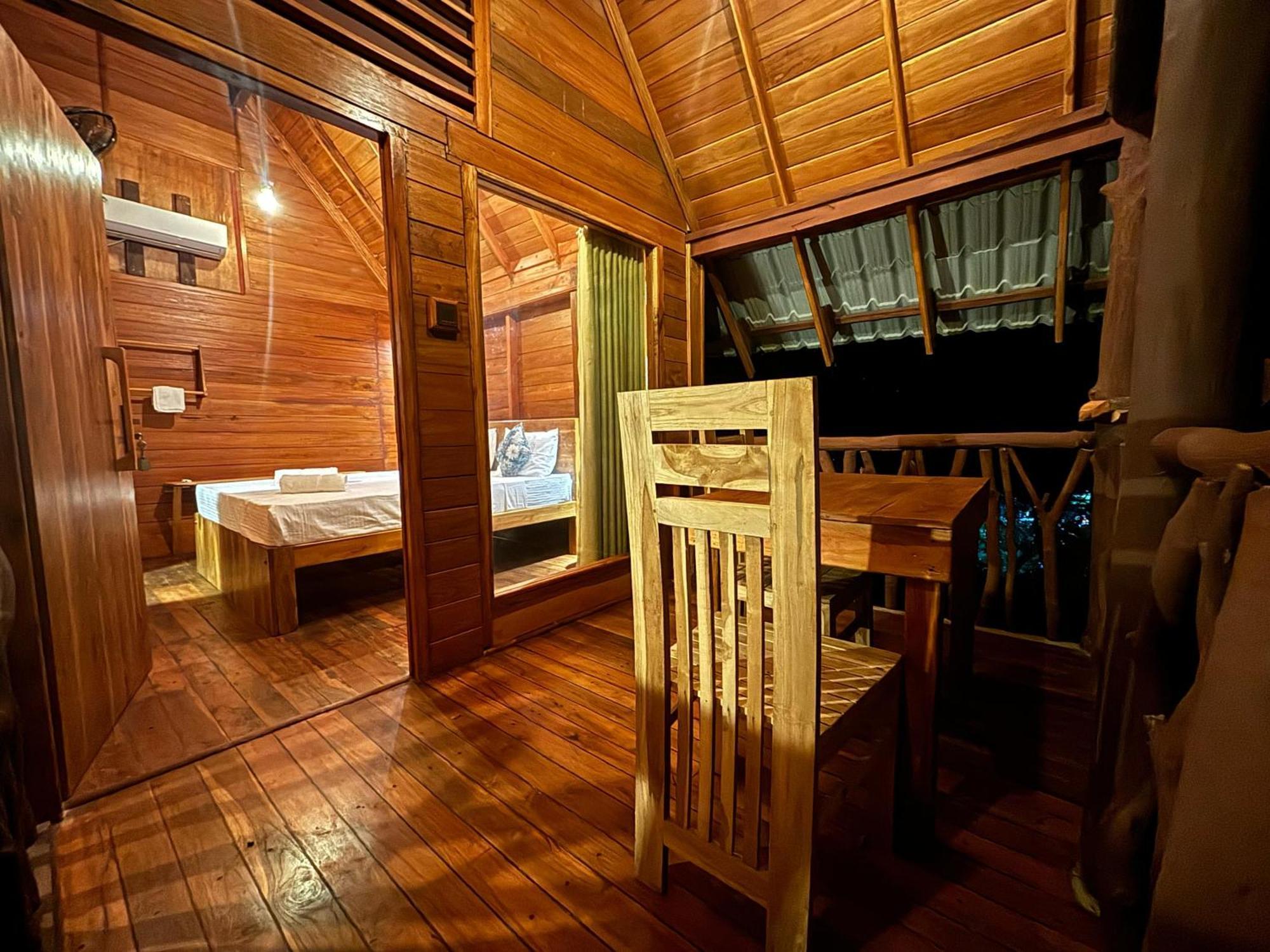 Woodholic * Sigiriya