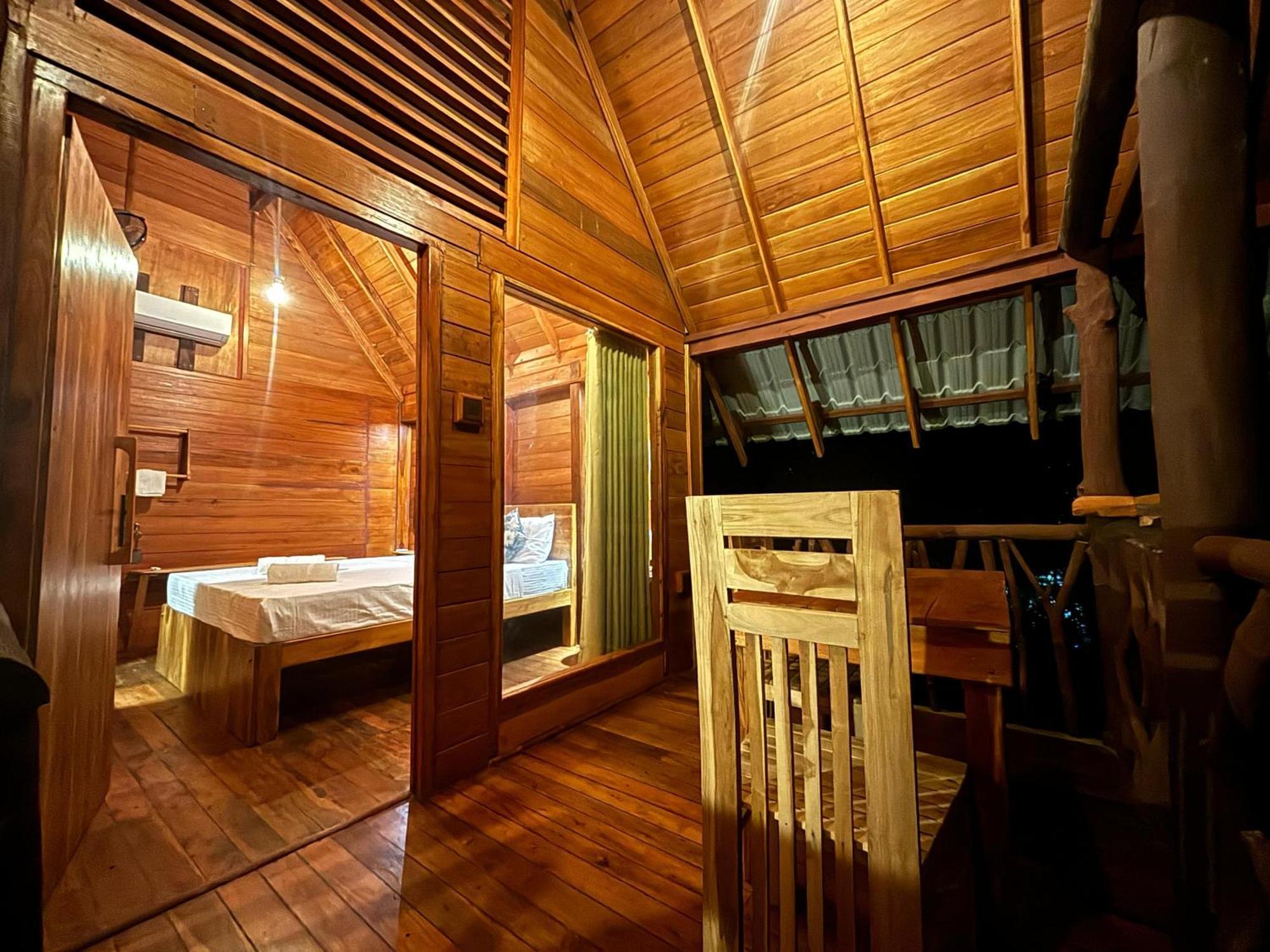 Woodholic * Sigiriya